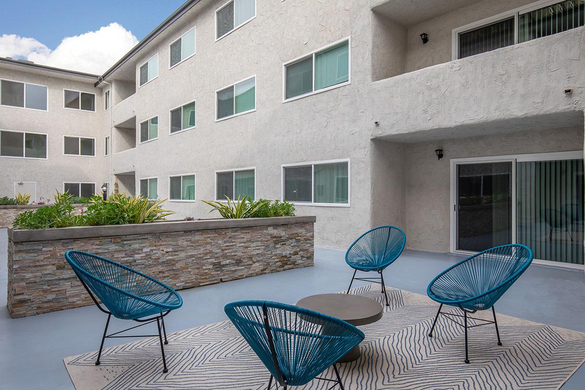 Relax in the courtyard at 720 Louise