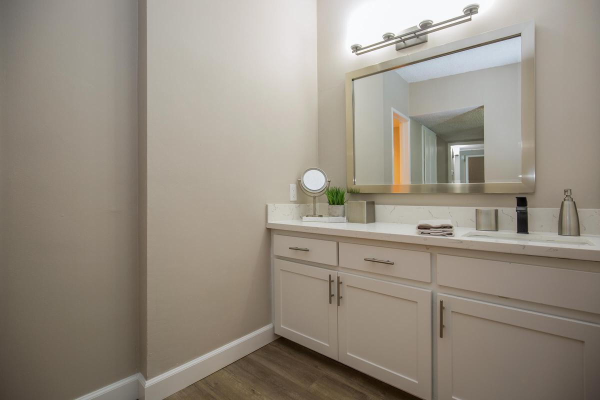 Modern bathrooms in Glendale, CA