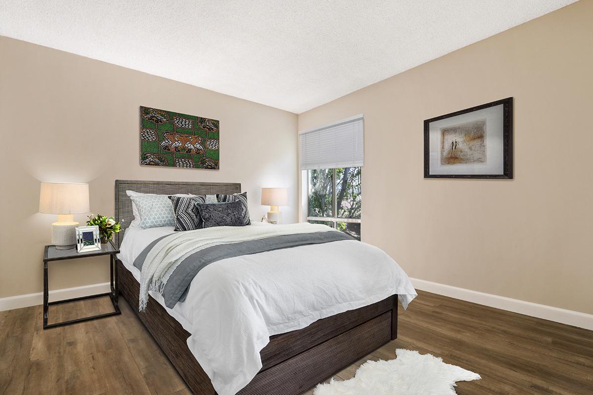 Cozy bedroom in Glendale, CA