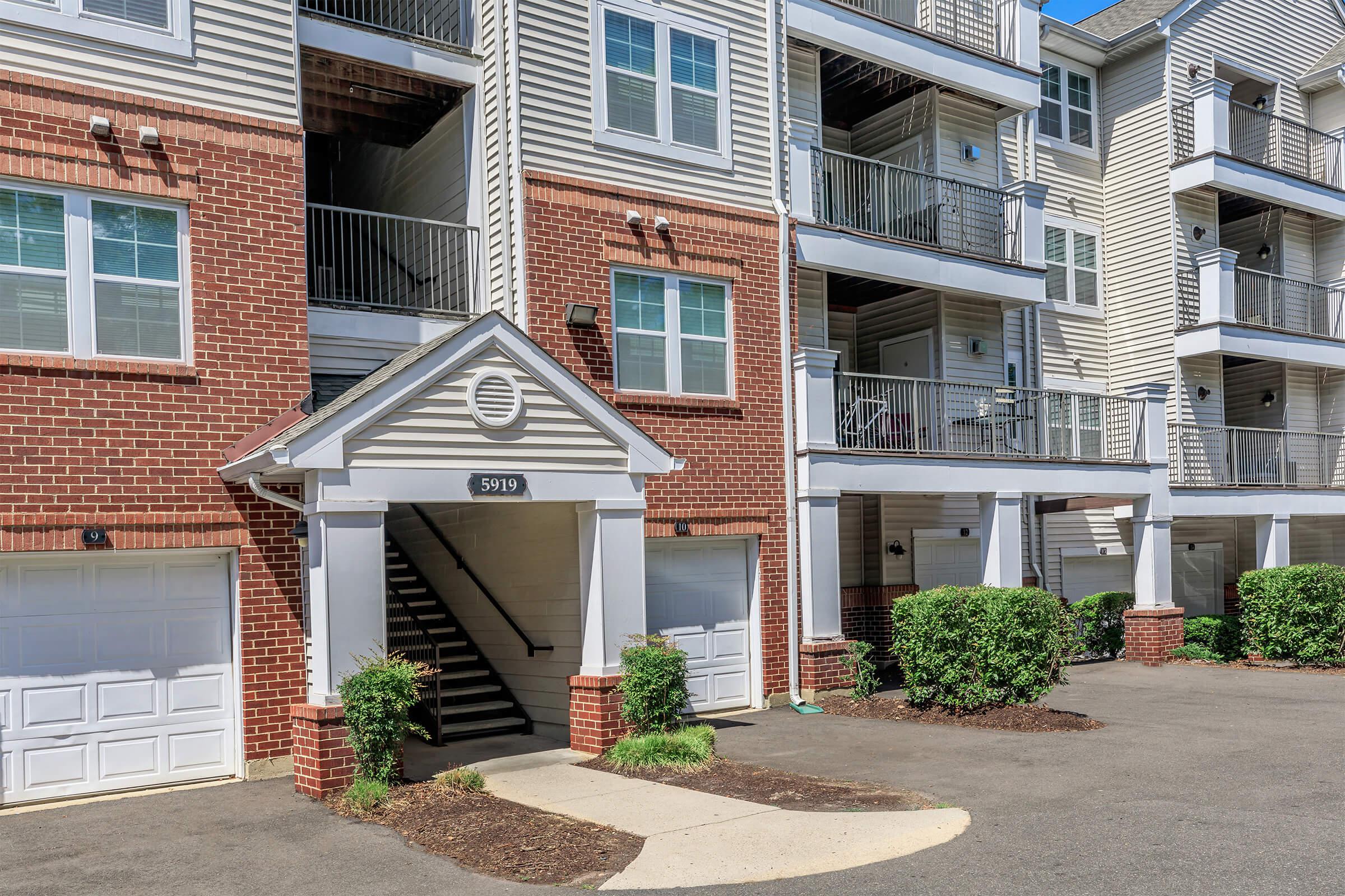 Landscaping at The Ridgeleigh at Van Dorn in Alexandria, VA