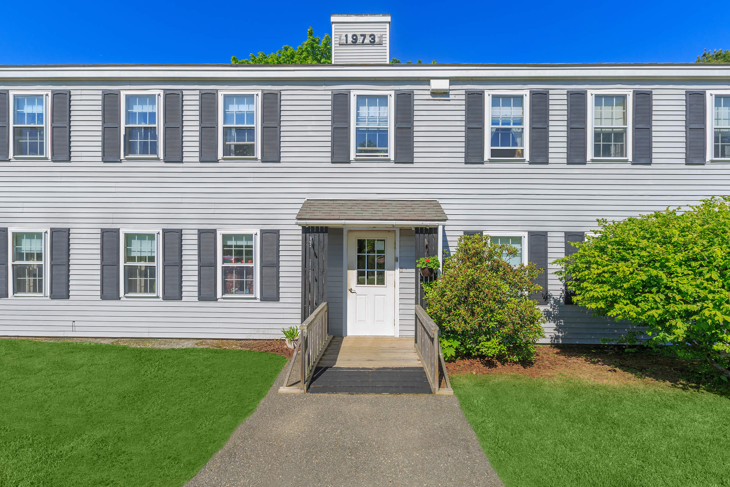 Townhouse Apartments - Availability, Floor Plans & Pricing
