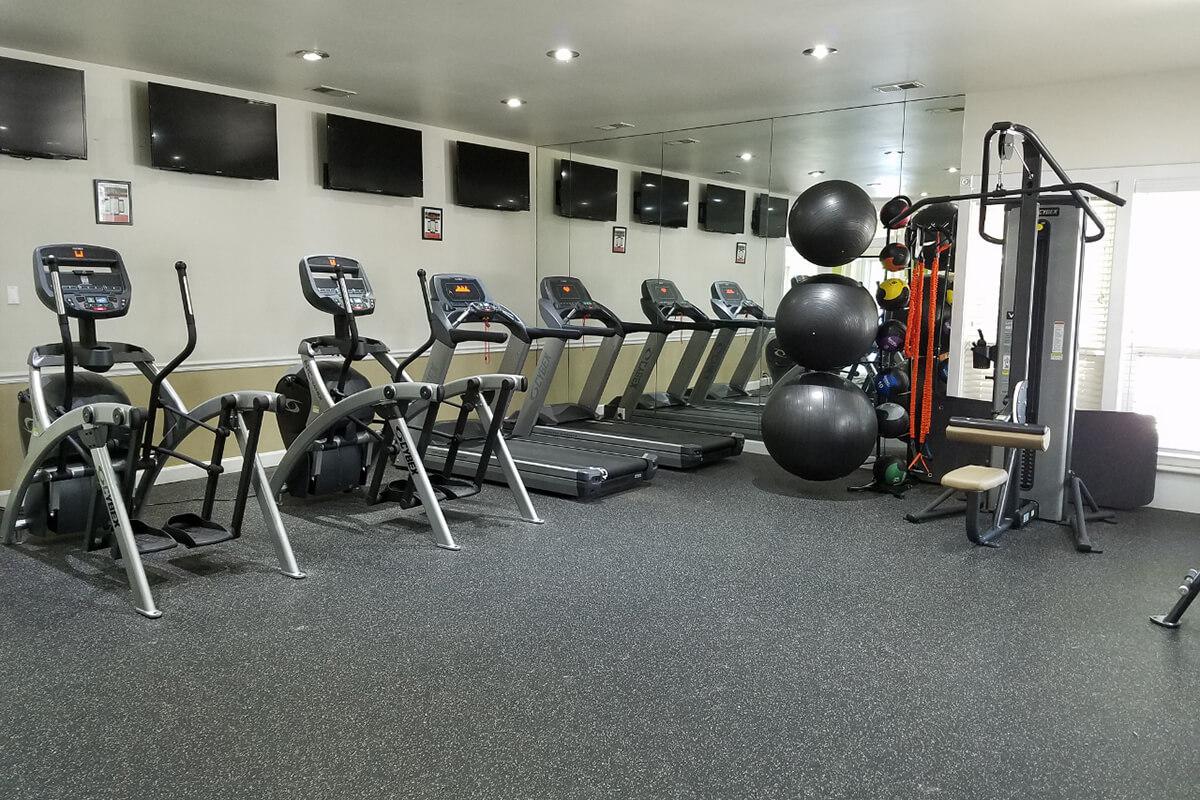 Kensington West Apartments in Ballwin, MO - Fitness Center 01.jpg
