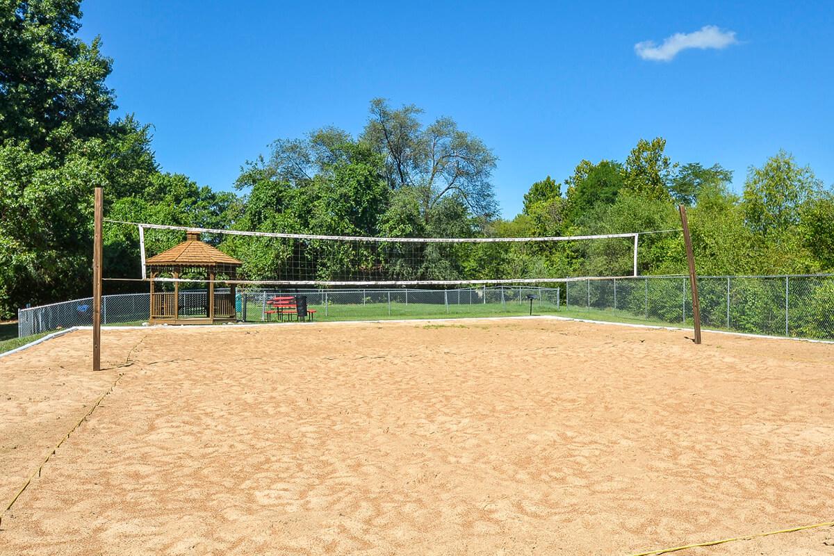 Kensington West Apartments in Ballwin, MO - Sand Volleyball 02.jpg