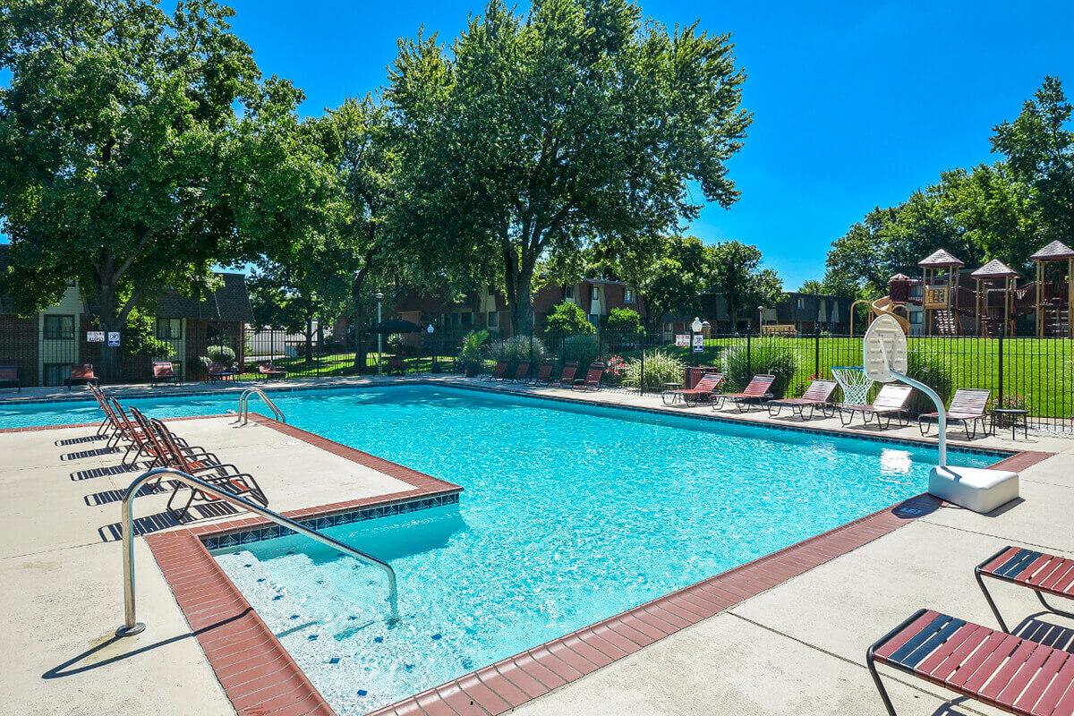 Kensington West Apartments in Ballwin, MO - Swimming Pool 03.jpg