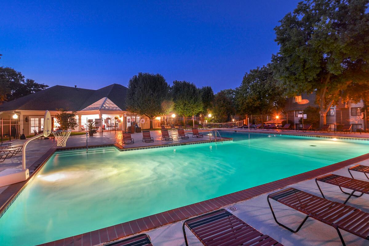 Kensington West Apartments in Ballwin, MO - Swimming Pool 11.jpg