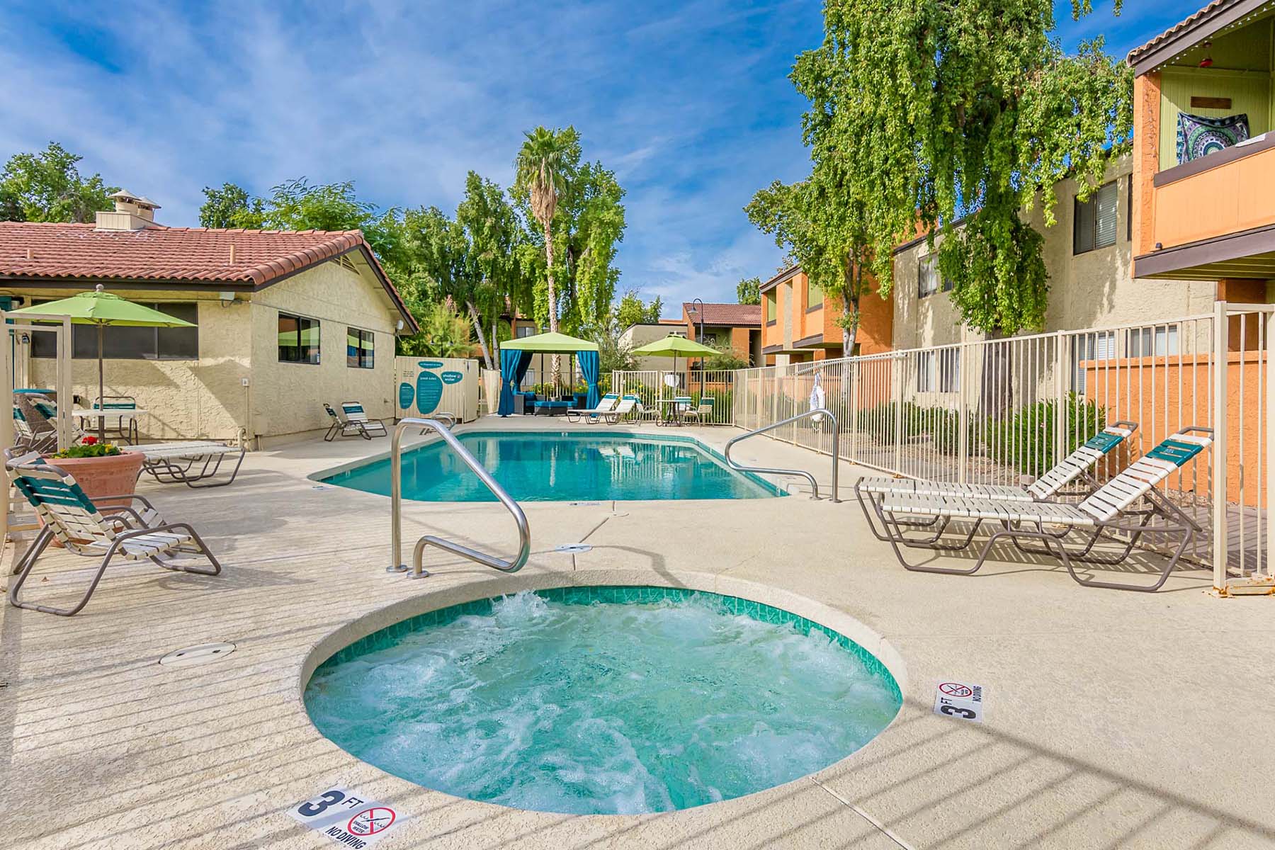 Rise on McClintock Apartment Living in Tempe, AZ