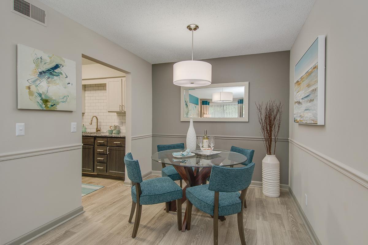 The McLemore's chic dining room