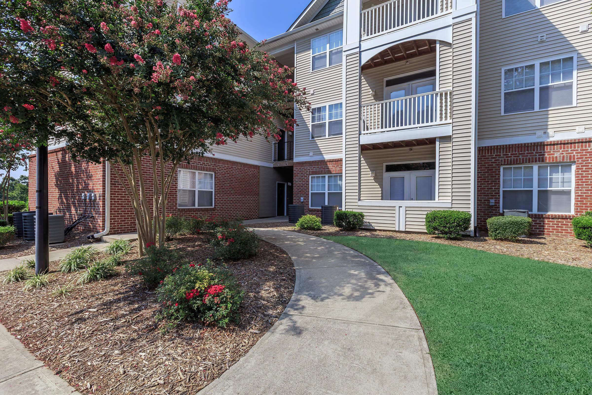 Beautiful Landscaping At Mallard Glen In Charlotte, NC