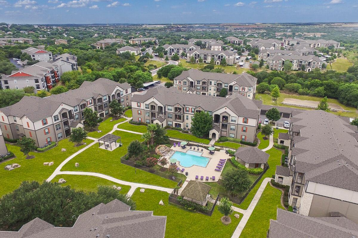 Boulder Creek Apartments in San Antonio, TX - Exterior 04.jpg