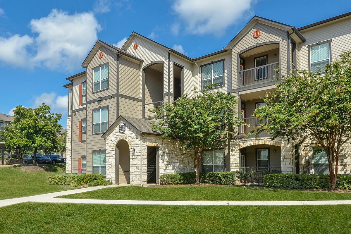 Boulder Creek Apartments in San Antonio, TX - Exterior 18.jpg