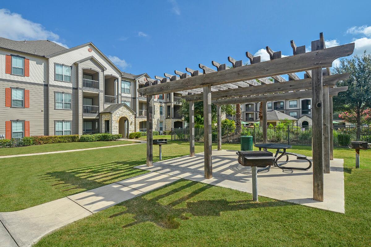 Boulder Creek Apartments in San Antonio, TX - Picnic-BBQ Area 01.jpg