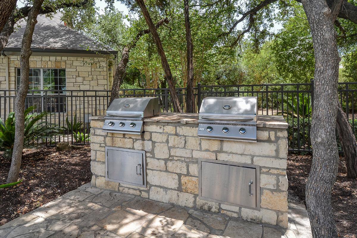 Boulder Creek Apartments in San Antonio, TX - Picnic-BBQ Area 02.jpg