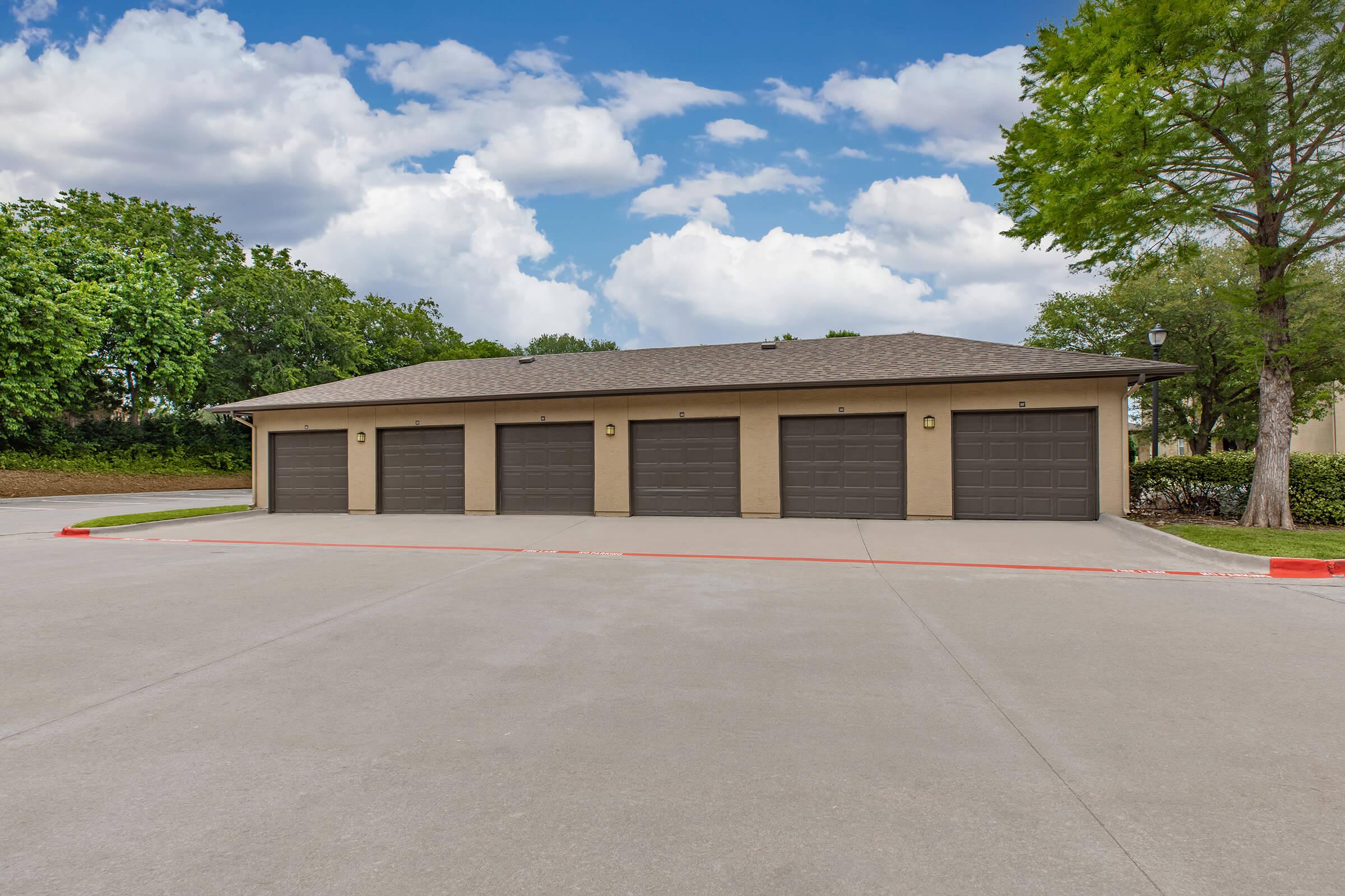 The Ranch at Ridgeview Apartments garages
