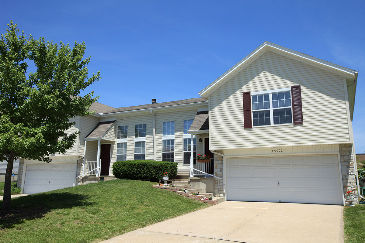 Home Summerhill & Hickory Manor Lenexa, KS