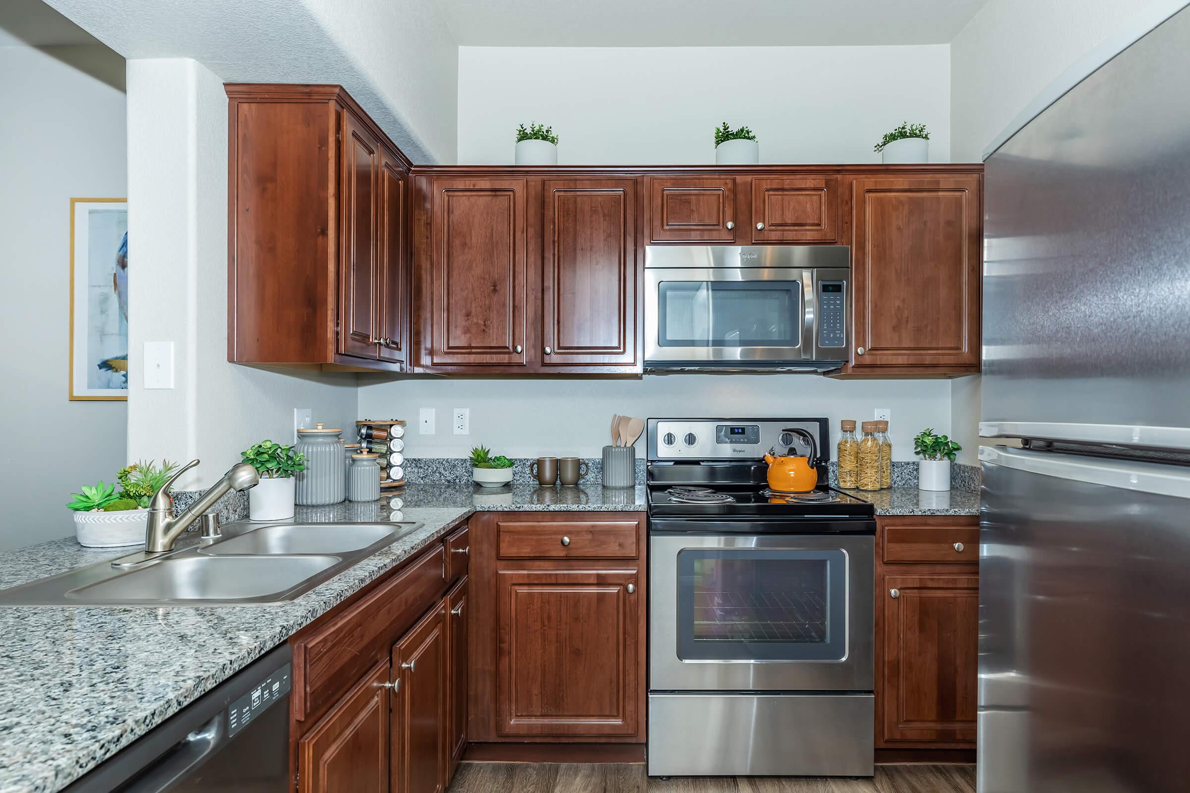 STAINLESS FRONT APPLIANCES