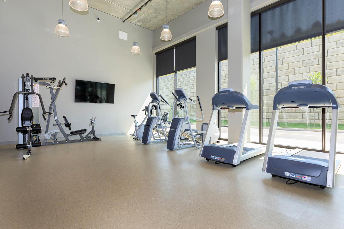 STATE-OF-THE-ART-FITNESS CENTER