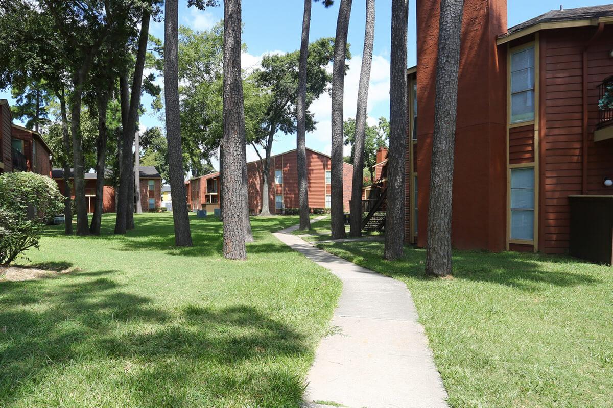 red-stone-vista-apartments-houston-tx-building 8.jpg