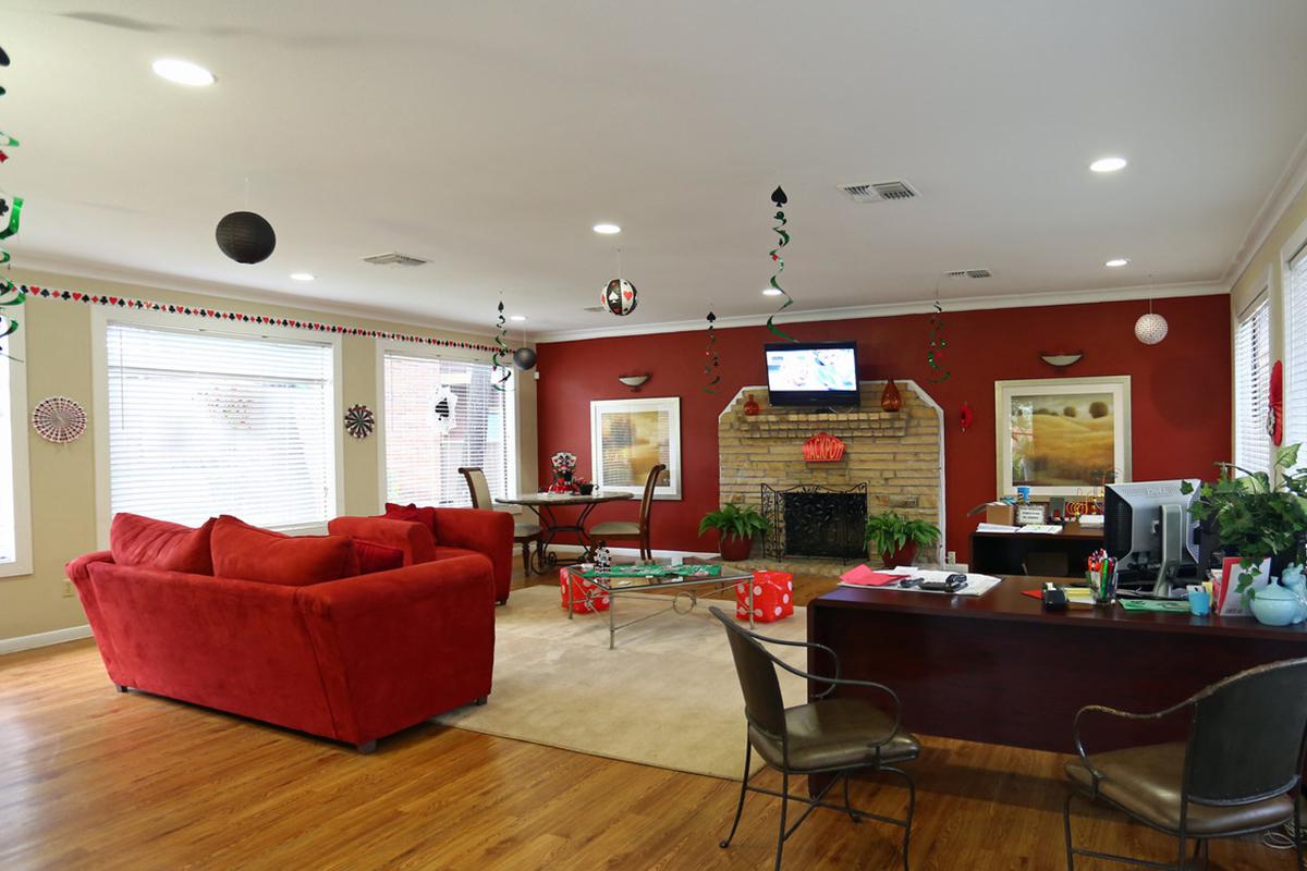 red-stone-vista-apartments-houston-tx-leasing-office 11.jpg