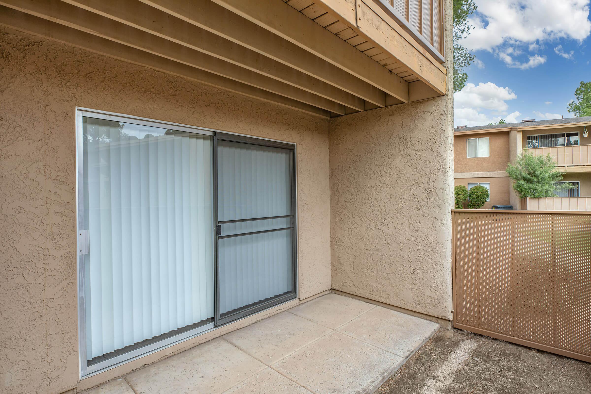 PRIVATE PATIO OR BALCONY IN APARTMENT HOME FOR RENT