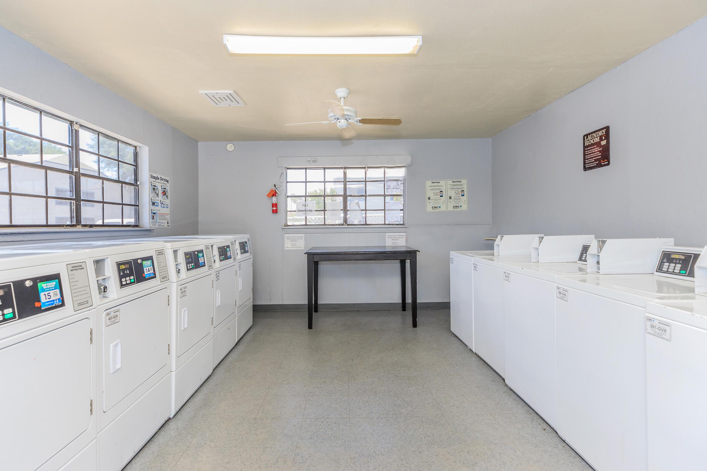 LAUNDRY FACILITY TO WASH 