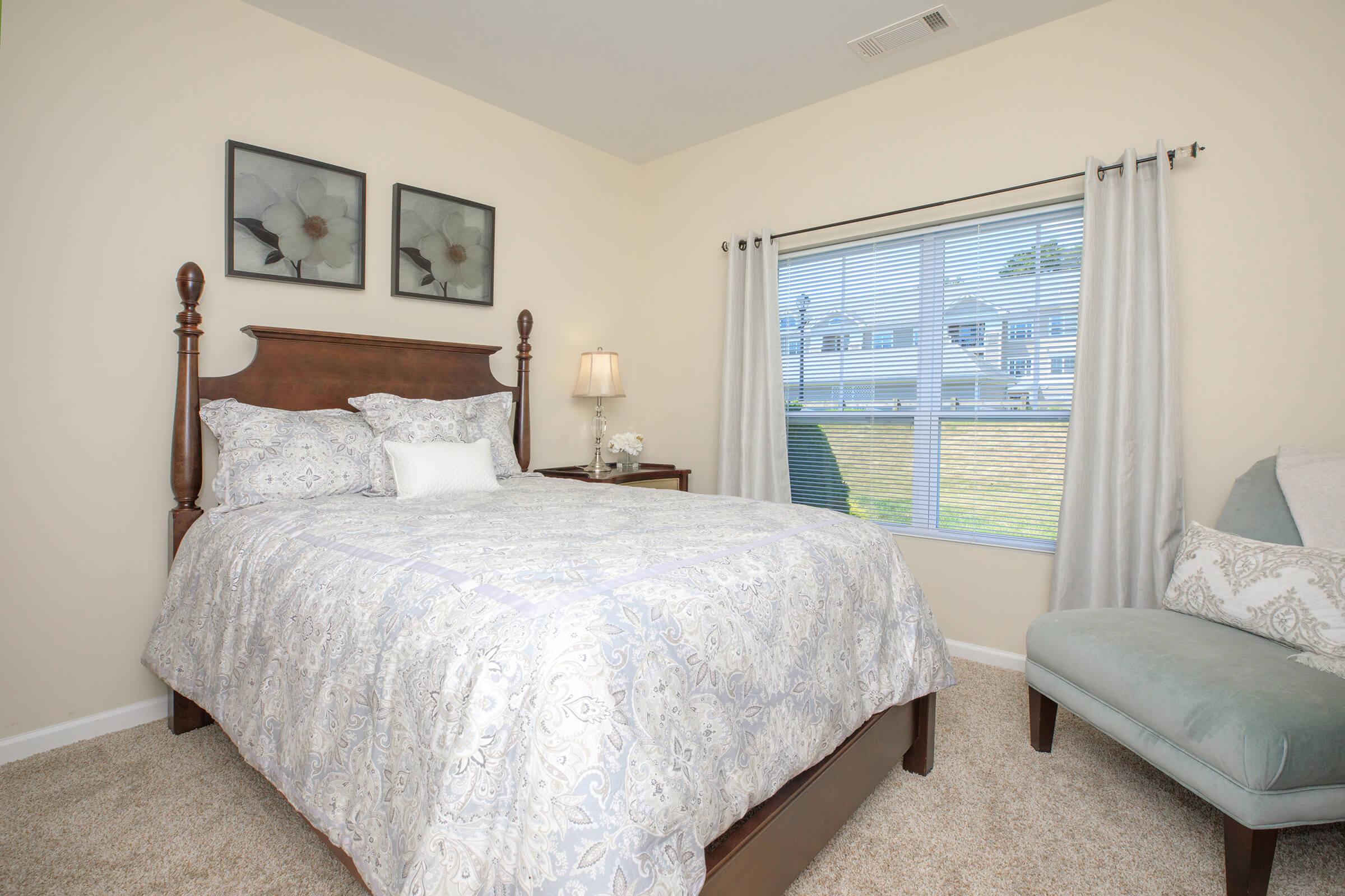 COMFORTABLE BEDROOM