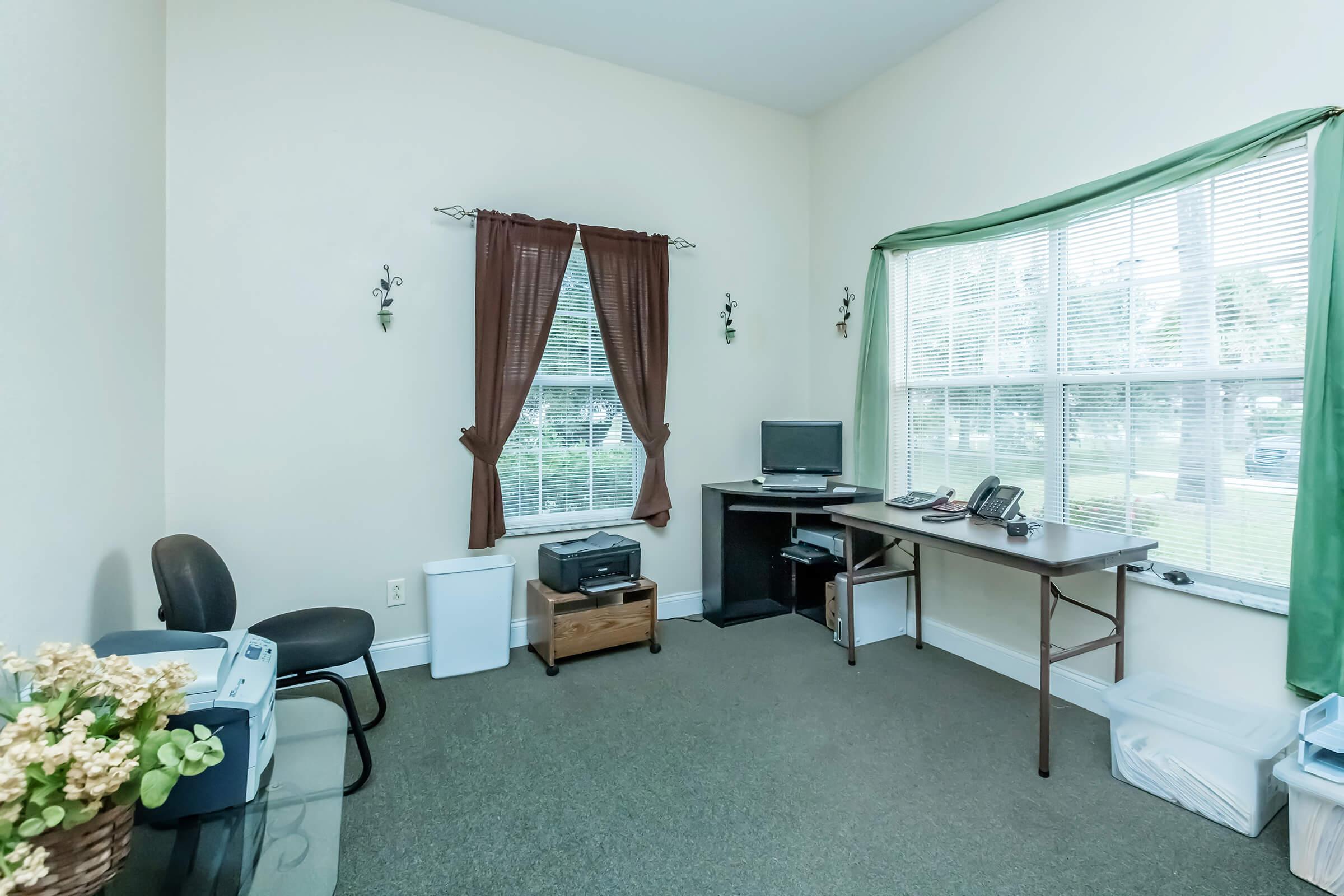 Gallery Kay Larkin Apartments in Palatka, FL