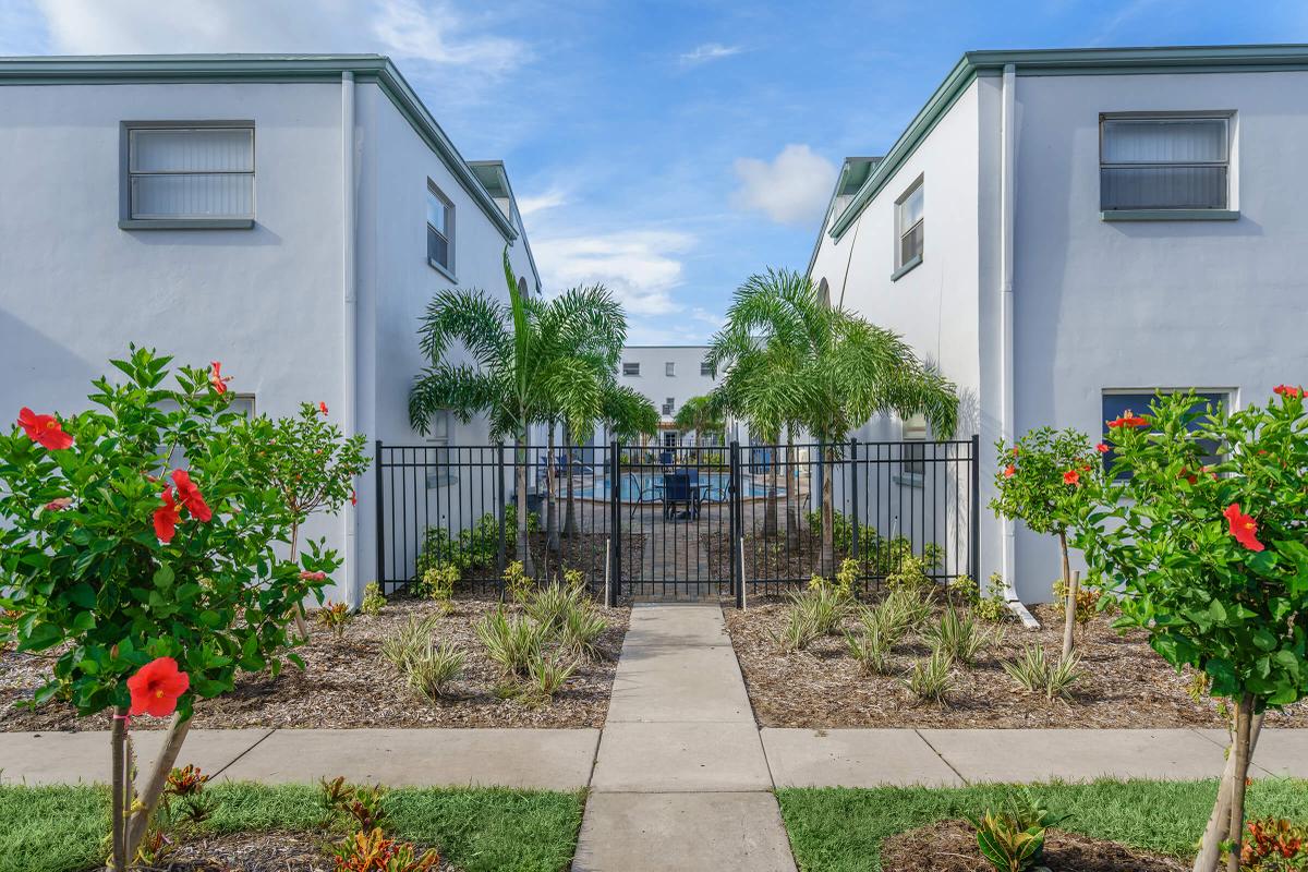 ONE, TWO, AND THREE BEDROOM APARTMENTS FOR RENT IN ST. PETERSBURG, FLORIDA