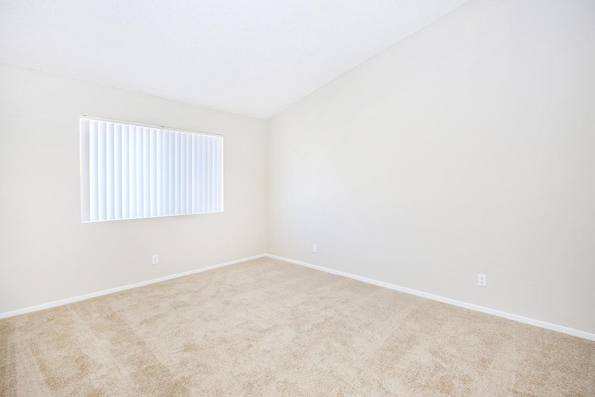 Bedroom with carpet