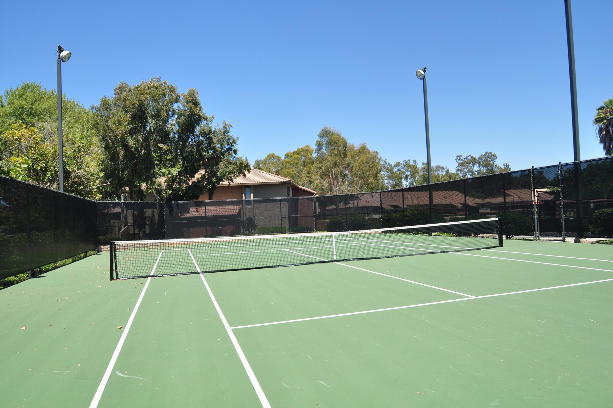 shadowridge-village-apartments-vista-ca-building-photo.jpg