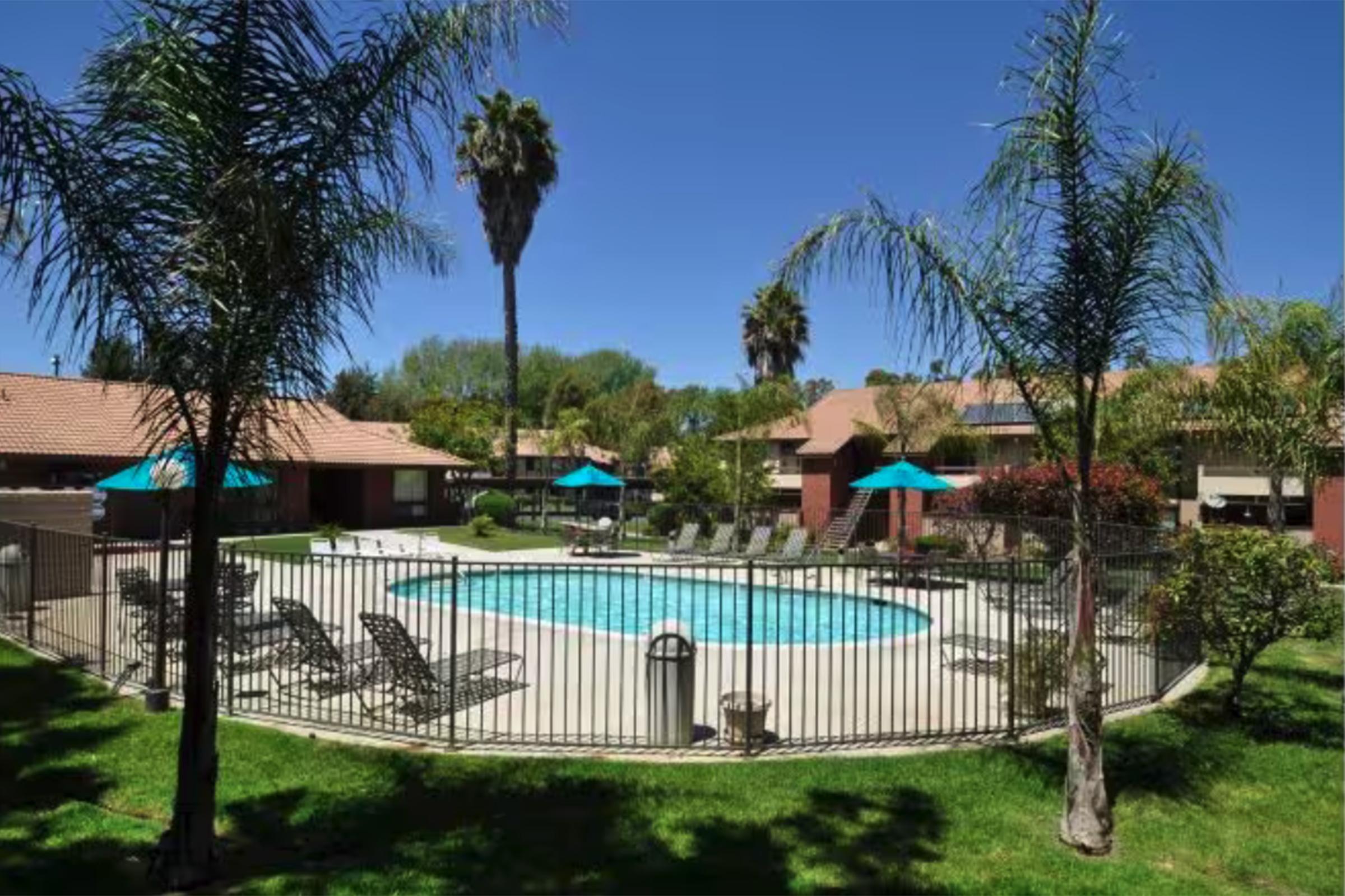 shadowridge-village-apartments-vista-ca-building-photo (3).jpg