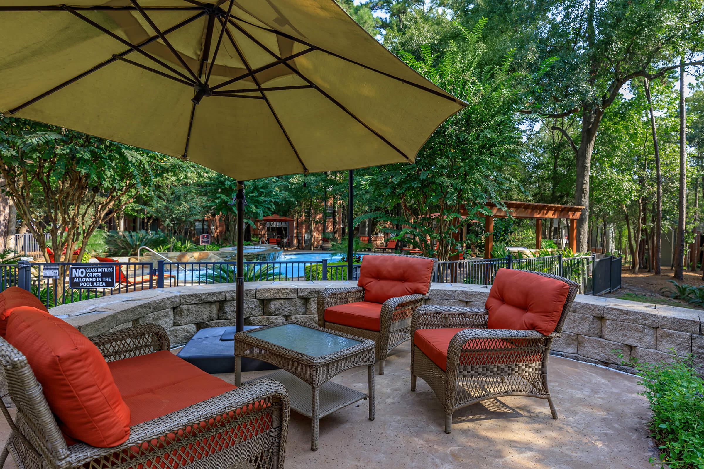 RESORT STYLE POOL SEATING IN MONROE, TEXAS