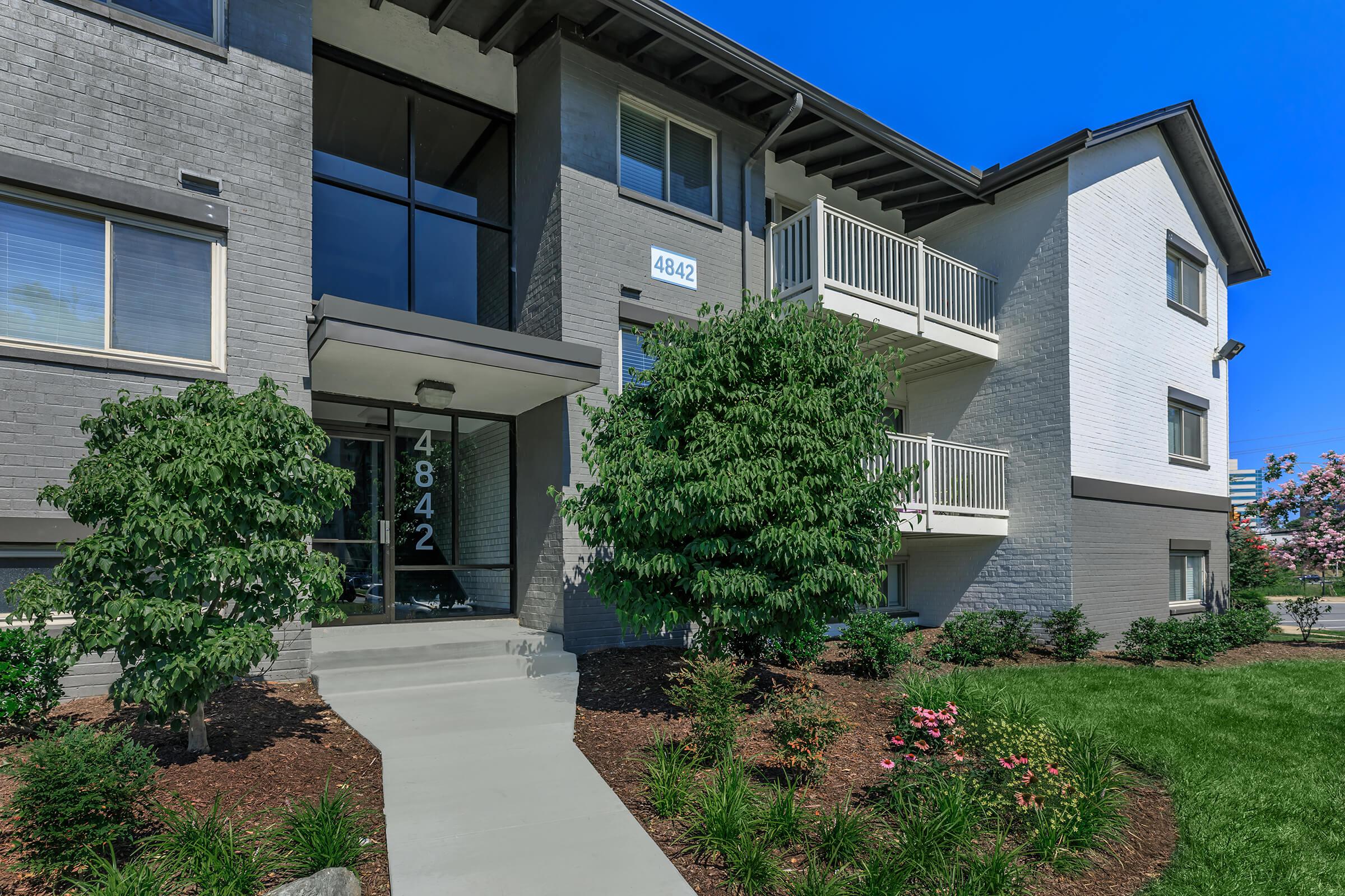 Landscaping at The Allante Apartments in Alexandria, VA