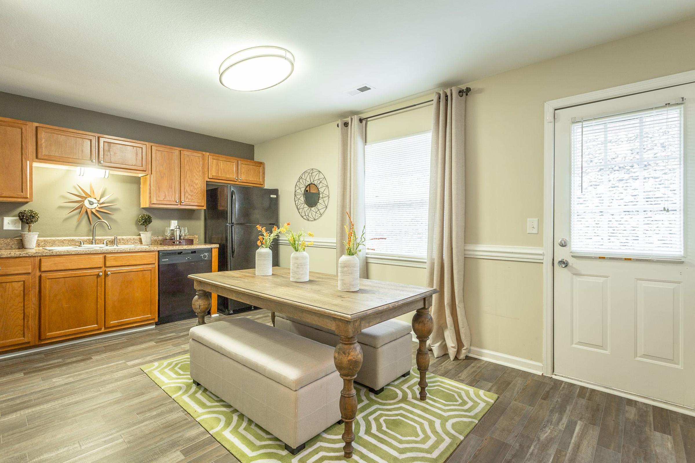 dining room 1.jpg
