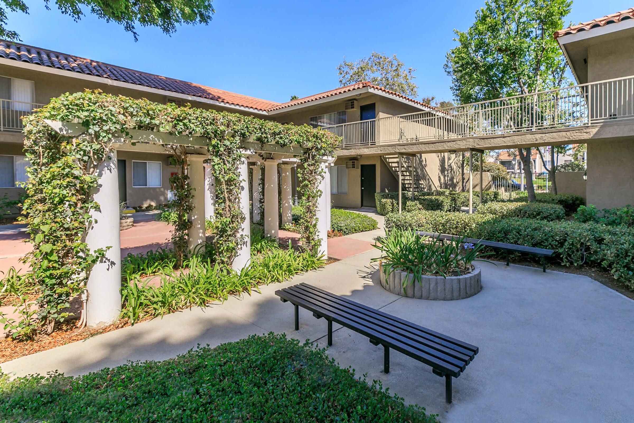 Camino Pueblo & El Rancho Apartment Homes