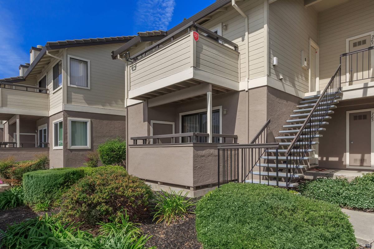 RELAX ON YOUR PERSONAL BALCONY IN PITTSBURG, CALIFORNIA