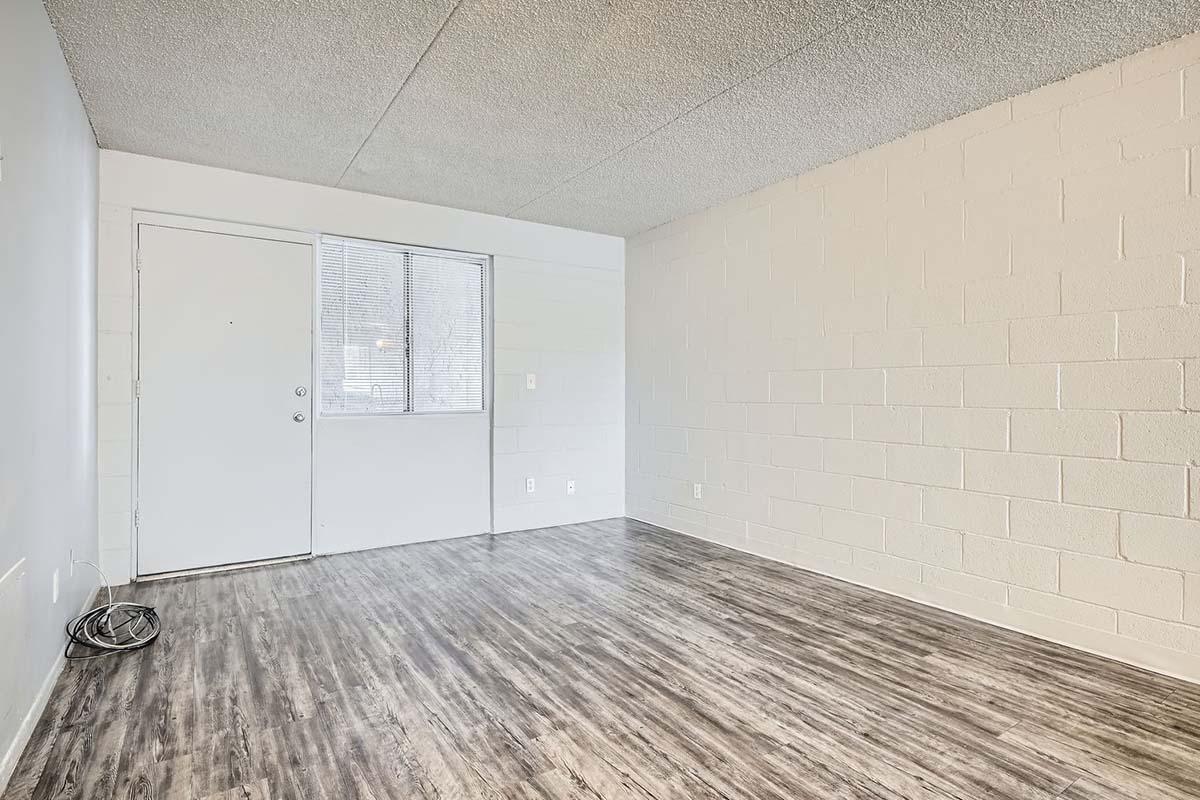 1920 N 1st Ave #105A - Web Quality - 002 - 03 Living Room.jpg