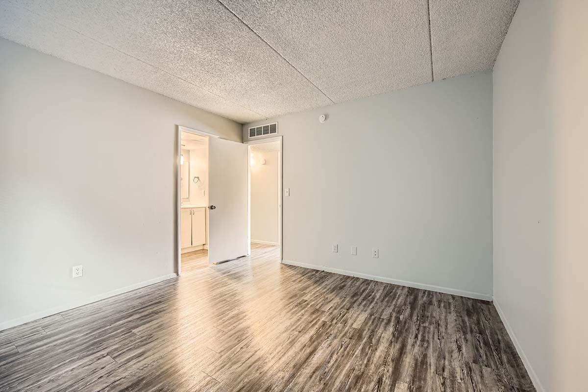 1920 N 1st Ave #105A - Web Quality - 009 - 11 Bedroom.jpg