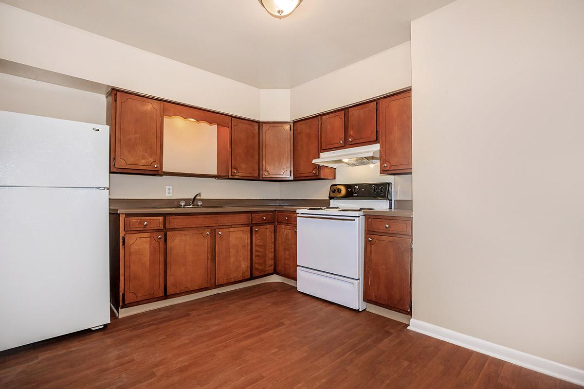 Large kitchen at Lenore Garden 