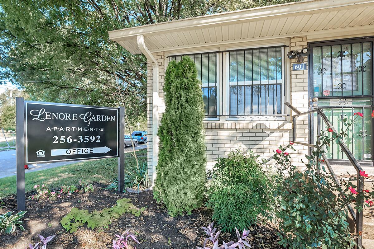 Leasing office at Lenore Garden in Nashville, TN