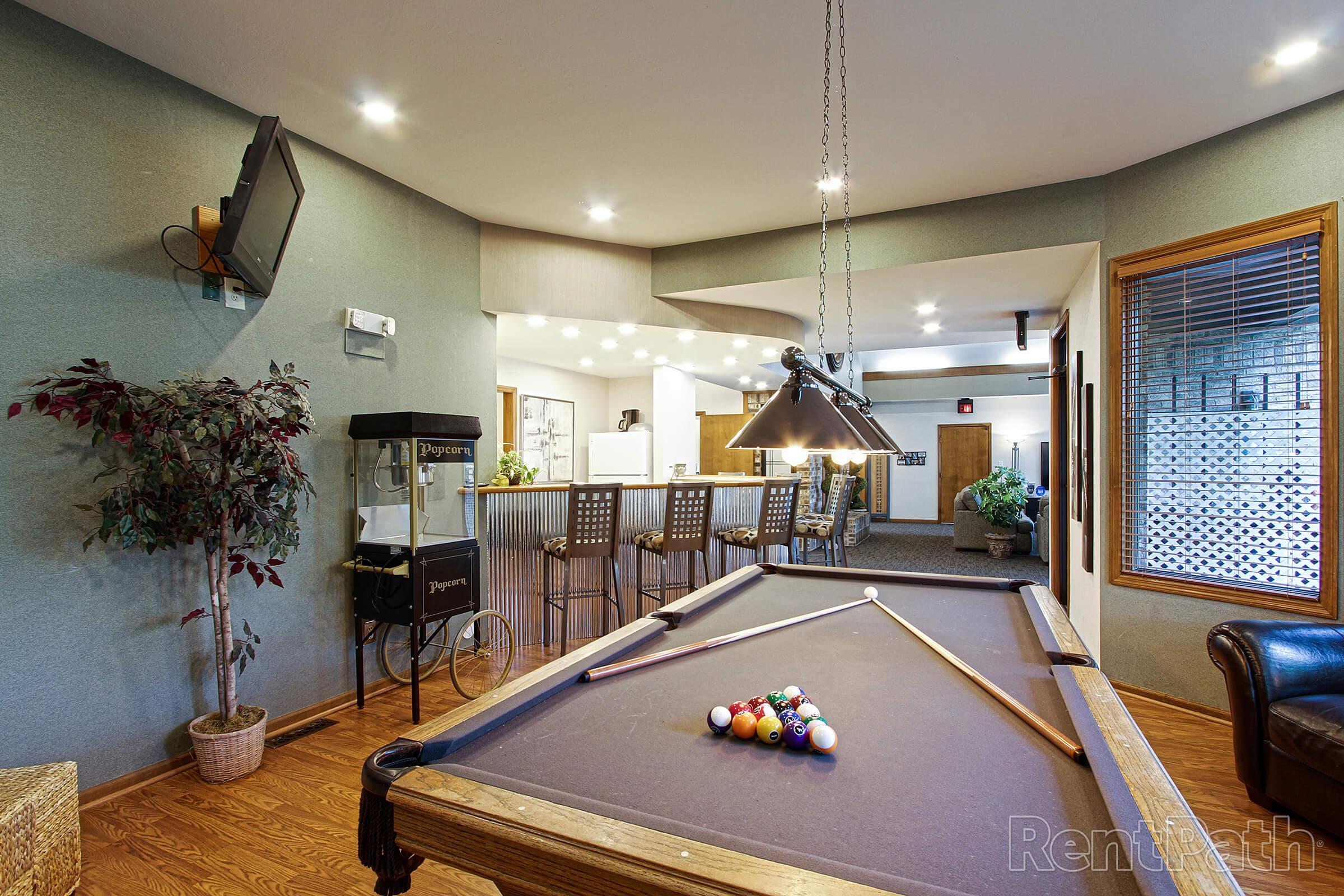 Mike Snyder - 10698_hdp_stratfordchase_int_billiards.jpg