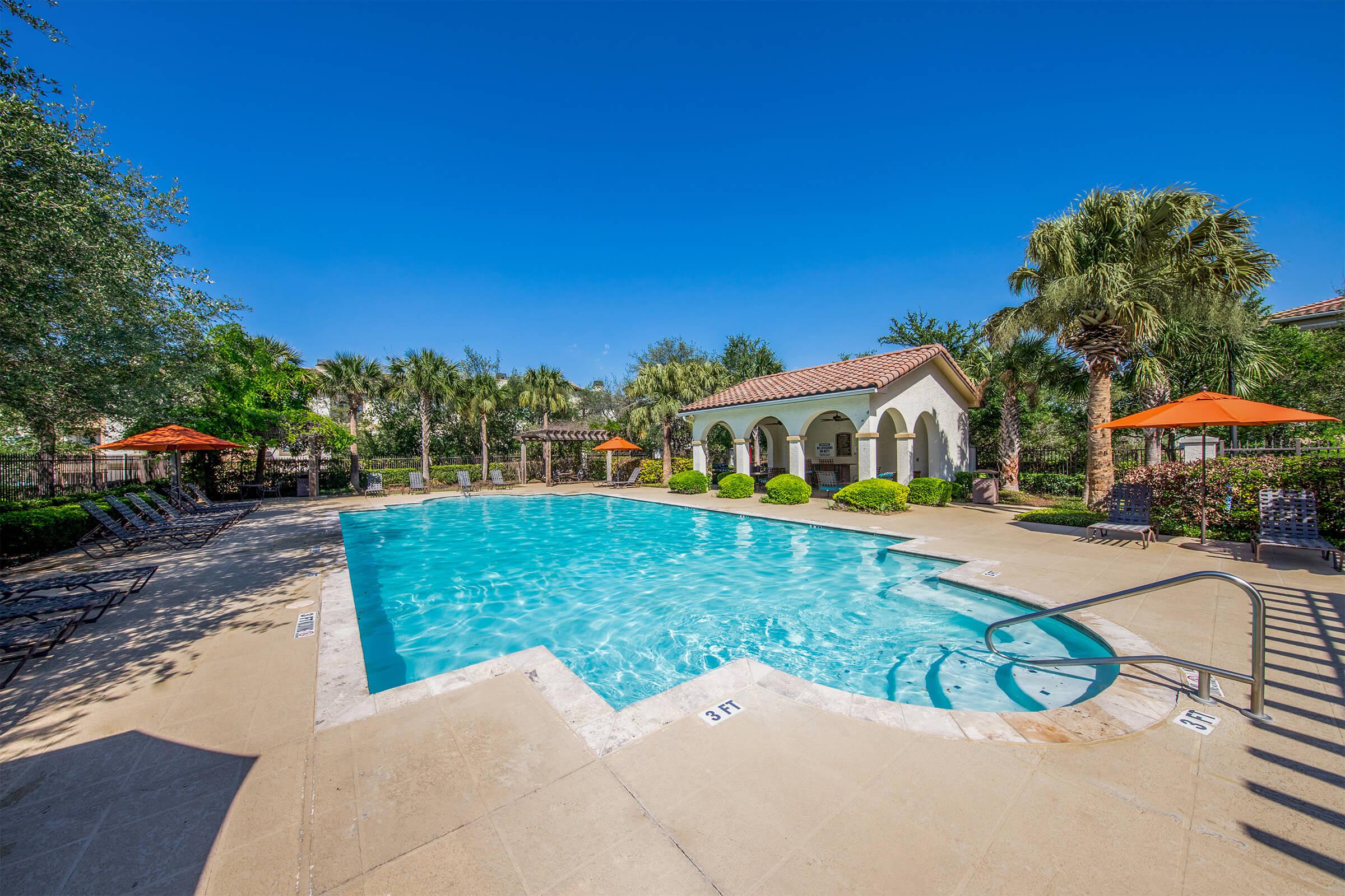 DISCOVER THE SHIMMERING SWIMMING POOL IN SAN ANTONIO, TEXAS