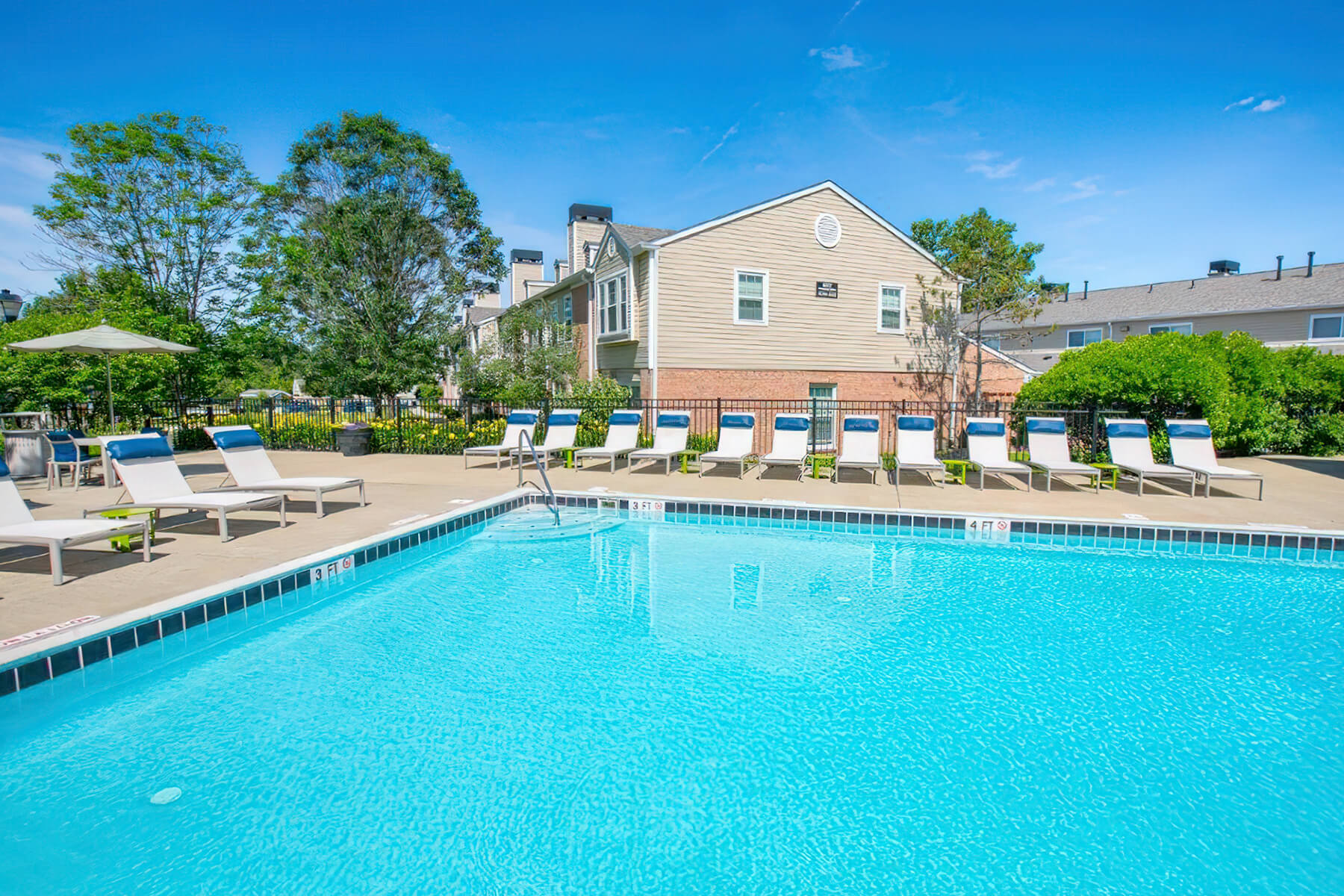 Williamsburg Townhomes Apartments in Sagamore Hills, OH