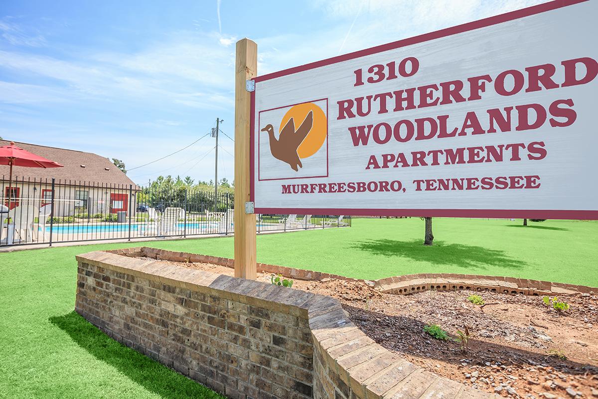 Rutherford Woodlands Monument Sign