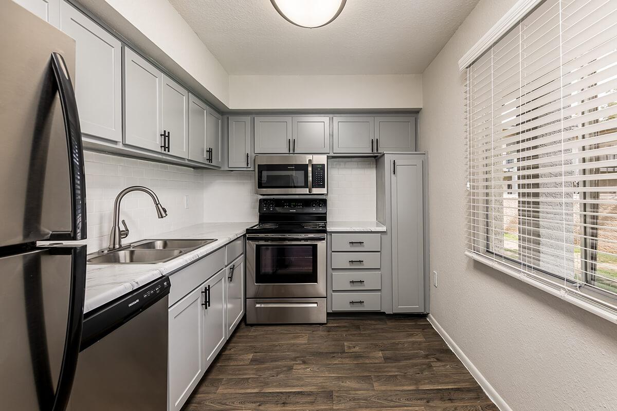 Fully-Equipped Updated Kitchen - The Gallery Apartments - Tempe - Arizona