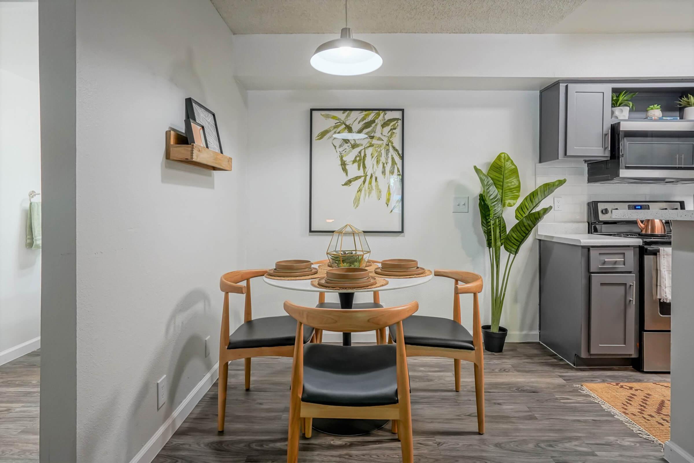 Updated Dining Area with Modern Finishings - Treehouse Apartments - Albuquerque - New Mexico