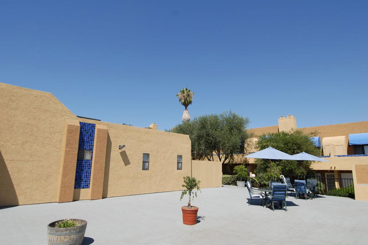 a large building