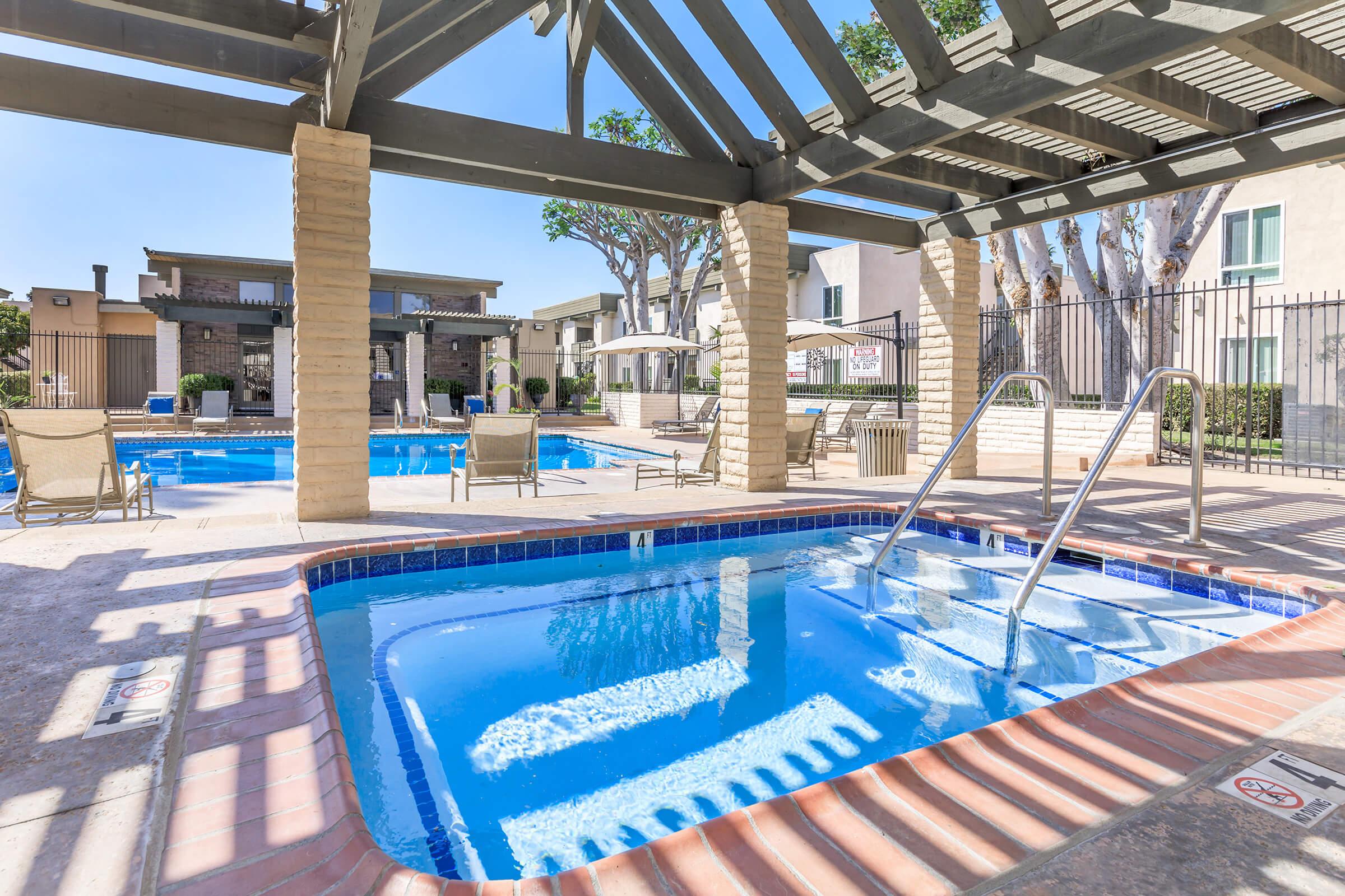 a pool outside of a building