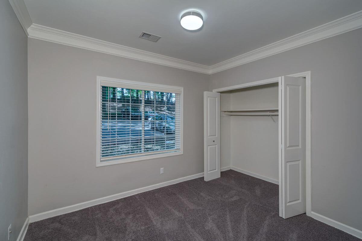 SPACIOUS WALK-IN CLOSET