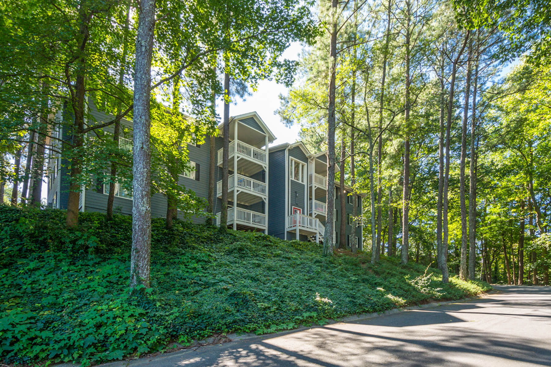 Crest at East Cobb Apartments in Marietta, GA