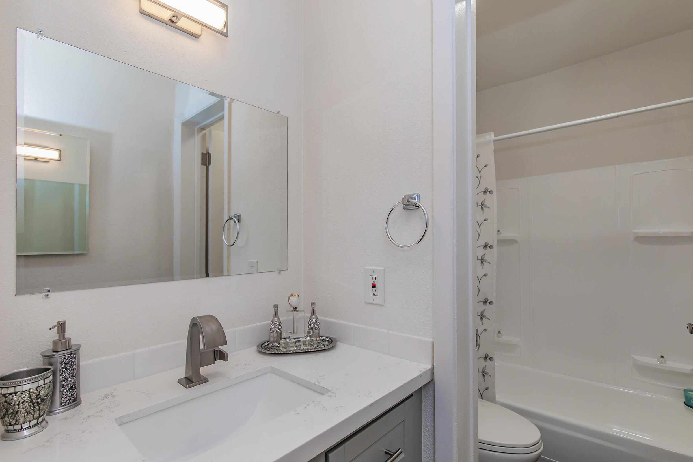 The bathroom in Eames homes at Studio 710.